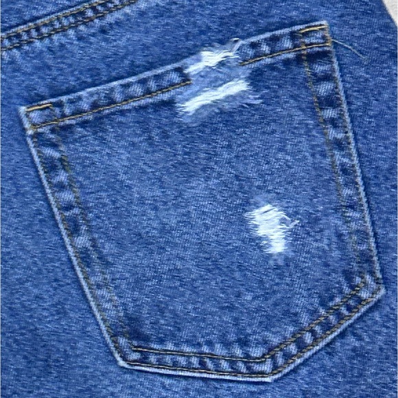 Cute Distressed Denim Shorts Forever 21 Size 30 EUC - Picture 8 of 12